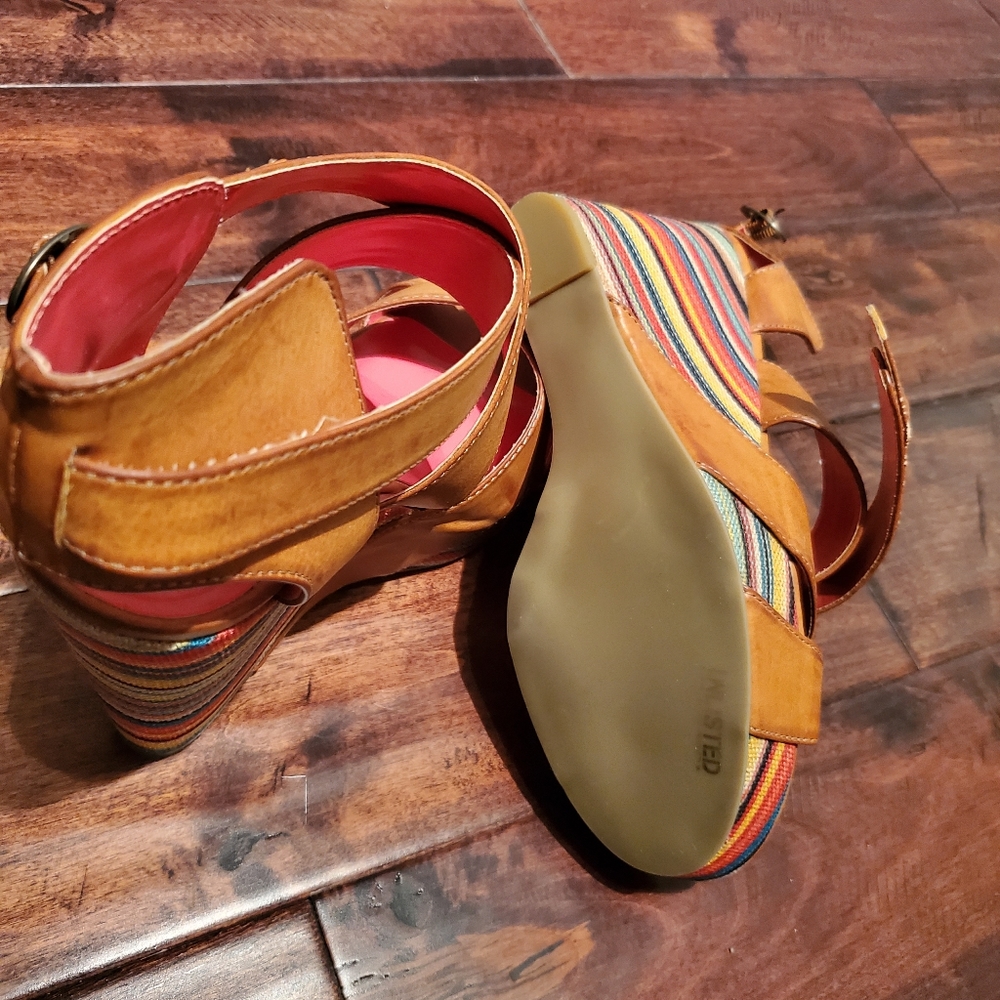 Boho Wedge Sandal, size 10, Unlisted by Kenneth Cole